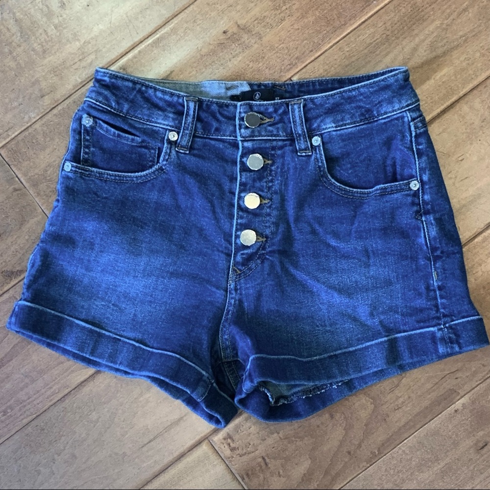 Volcom denim shorts, size 27